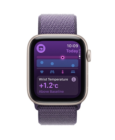 Apple Watch SE 3, алуминиев корпус, астро бял цвят, показател за температура на китката, външна дясна страна, Digital Crown, Sport Loop, цвят лилава мъгла