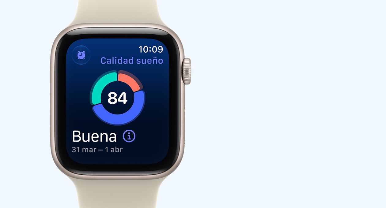 Apple Watch SE 3, aluminum case, starlight color, screen shows sleep score circle graph, right side exterior, Digital Crown dial, Sport Band, sand color (pale tan)