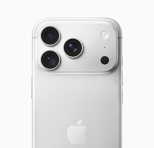 銀色鈦金屬 iPhone 17 Pro 的機身背面