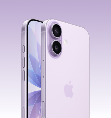 Levendulaszínű iPhone 17 elöl- és hátulnézetből, enyhén oldalra fordítva, Művelet gombbal, hangerőgombokkal és oldalsó gombbal, a szemből mutatott készüléken részlegesen kitakart kijelzővel, a másik hátoldalának bal felső sarkában fejlett duplakamera-rendszerrel.