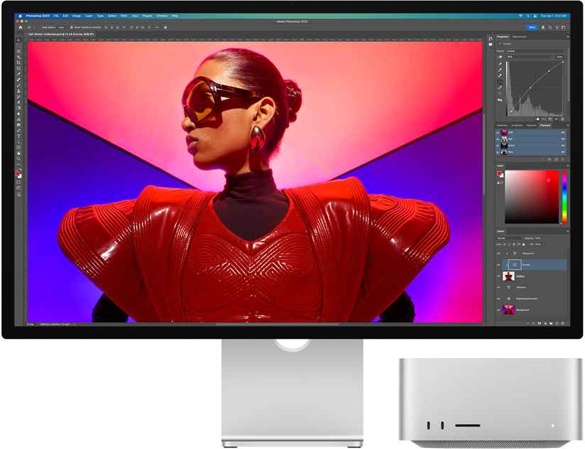 „Studio Display“ ir „Mac Studio“ greta, kuriuose naudojama programa „Adobe Photoshop“