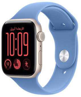ساعة Apple Watch SE 3، إطار ألومنيوم، لون ضوء النجوم، الجهة الخارجية اليمنى، التاج الرقمي، الميكروفون، الزر الجانبي، حزام رياضي، لون رملي (أسمر فاتح)، نظام إغلاق بمشبك على شكل مسمار، لون فضي معدني