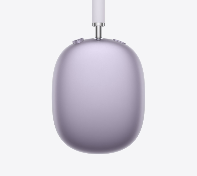 AirPods Max 2 austiņas, sānskats, violetā krāsā, teleskopiskās kājiņas detaļa, austiņu spilventiņš, Digital Crown un trokšņa kontroles poga
