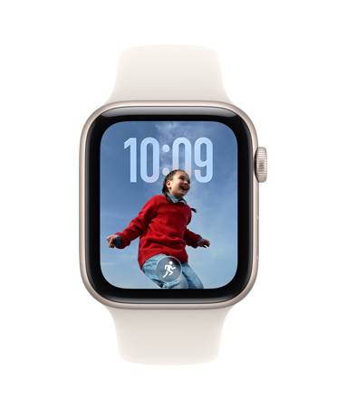 Apple Watch SE 3, κάσα από αλουμίνιο, χρώμα αστροφεγγιά, συμβουλή Έξυπνης Στοίβας, συμβουλή προπόνησης για Τρέξιμο εκτός, εξωτερική δεξιά πλαϊνή όψη, Digital Crown, λουράκι Sport Band, χρώμα αστροφεγγιά