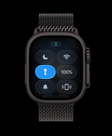 Apple Watch Ultra 3, черен цвят, титанов корпус, Контролен център, бутон фенерче, каишка Titianium Milanese Loop в черен цвят