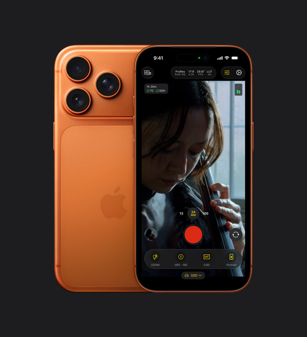 Layar depan iPhone 17 Pro menunjukkan fitur ProRes RAW selama perekaman seorang perempuan yang bermain selo
